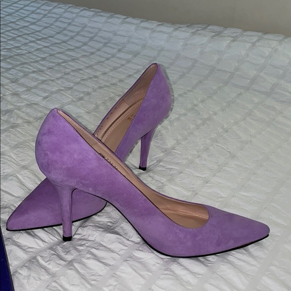 Stuart Weitzman Suede Heels - Picture 5 of 5